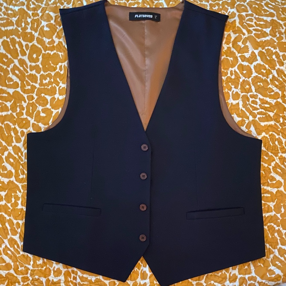 MENS Navy vest by Flatseven. Size Large.